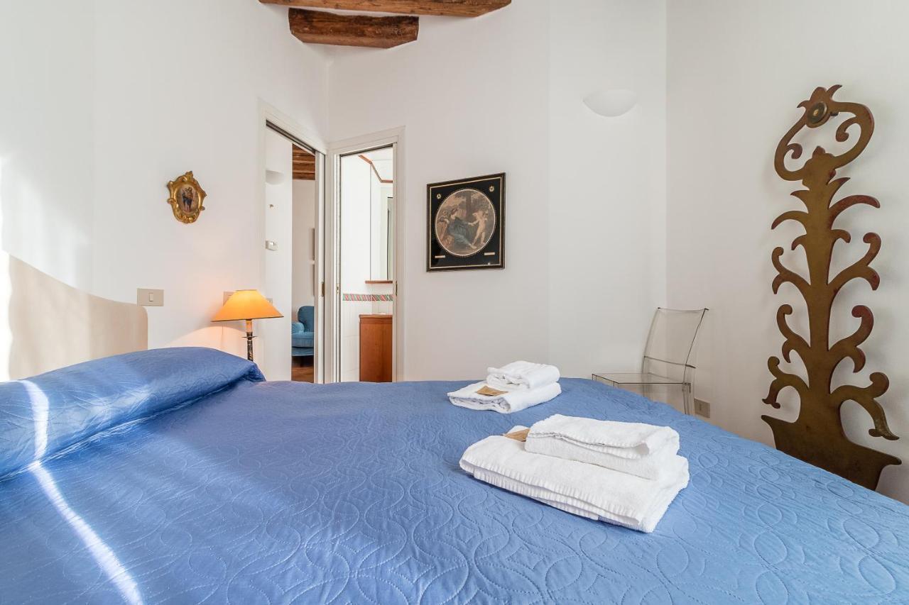 7 Windows On Apartamento Venecia