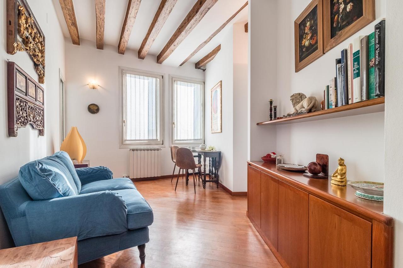 7 Windows On Apartamento Venecia