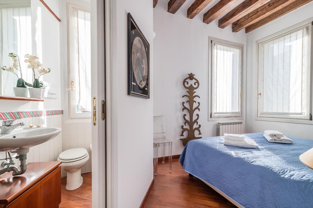 7 Windows On Apartamento Venecia