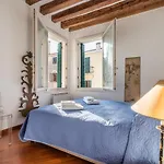 7 Windows On Venice By Lionhost